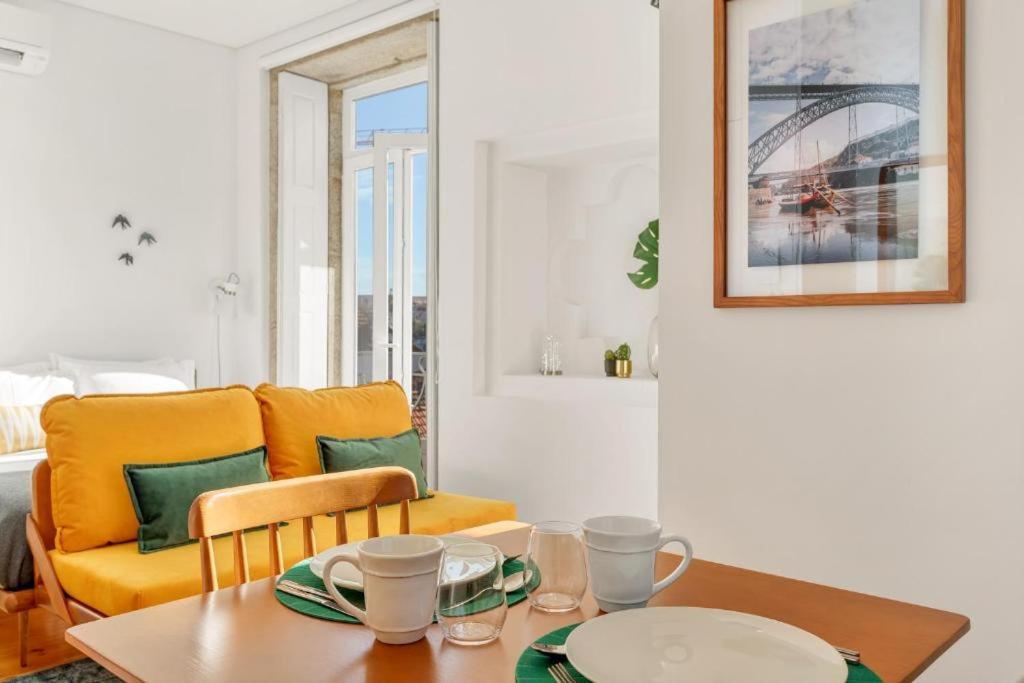 Host Wise - Lovely Shinny Flats With Balcony - Clerigos Porto Eksteriør bilde