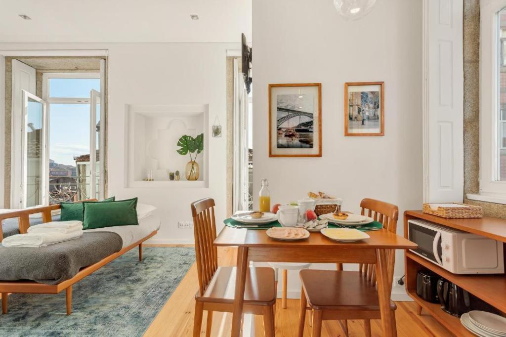 Host Wise - Lovely Shinny Flats With Balcony - Clerigos Porto Eksteriør bilde